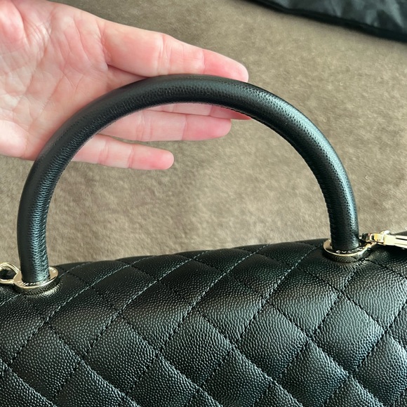 CHANEL COCO HANDLE CAVIAR MEDIUM BAG CC LOGO - Picture 12 of 13